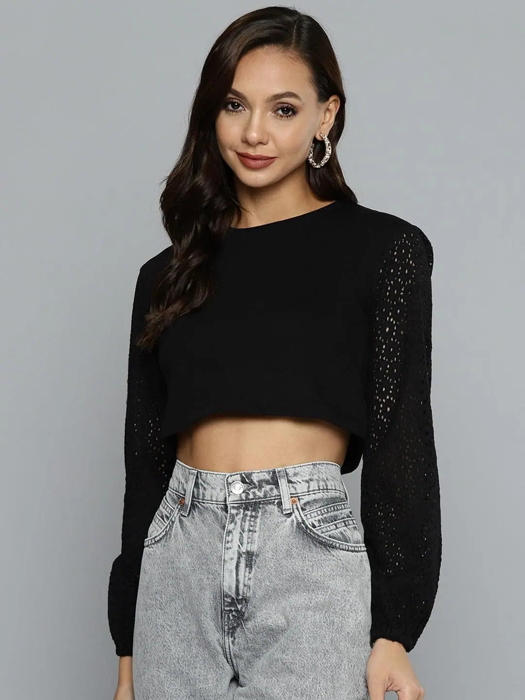 Women Black Schiffli Round Neck Crop TopCroptopAI