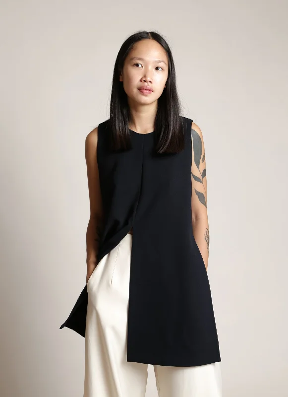 Warm sleeveless topFour Leaf Panel Sleeveless Top - Black Blue